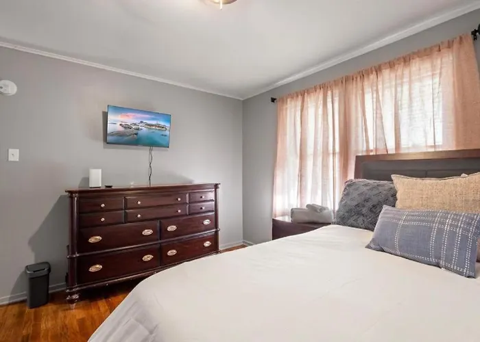 Serenity 3bd Free Parking&wine Oversized Yard *